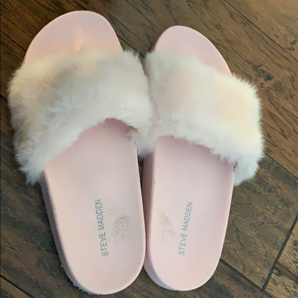 FURRY STEVE MADDEN SLIDES